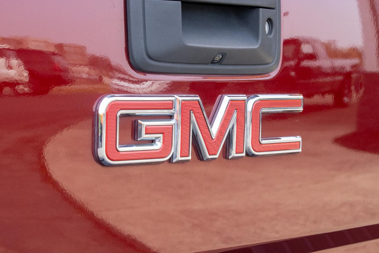 GMC Sierra 1500 4WD Crew Cab 143.5" Denali 2017