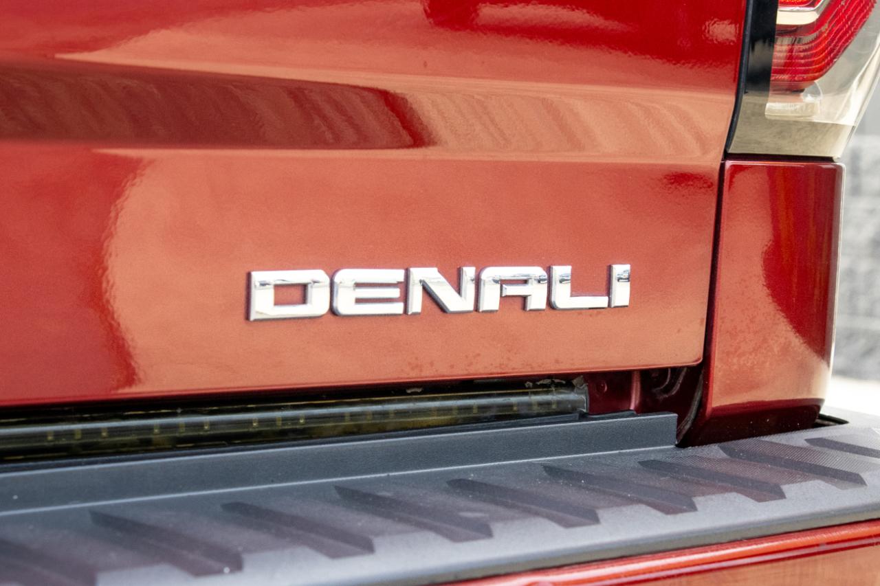 GMC Sierra 1500 4WD Crew Cab 143.5" Denali 2017