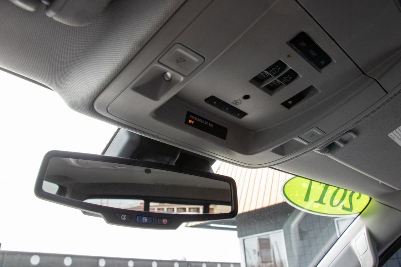 GMC Sierra 1500 4WD Crew Cab 143.5" Denali 2017