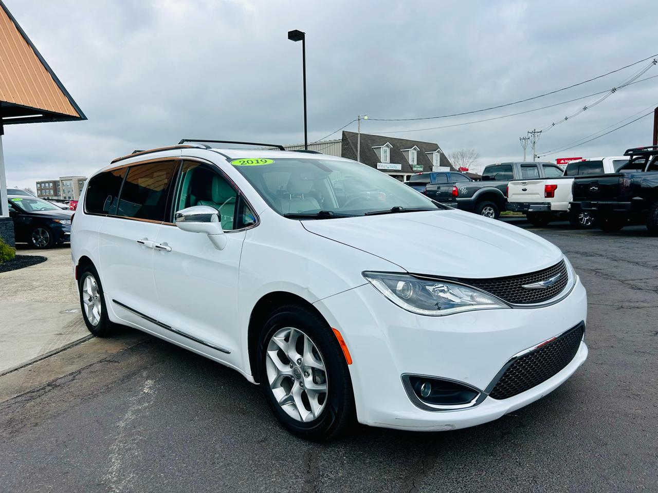 Chrysler Pacifica Limited FWD 2019