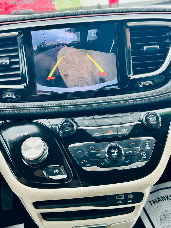 Chrysler Pacifica Limited FWD 2019