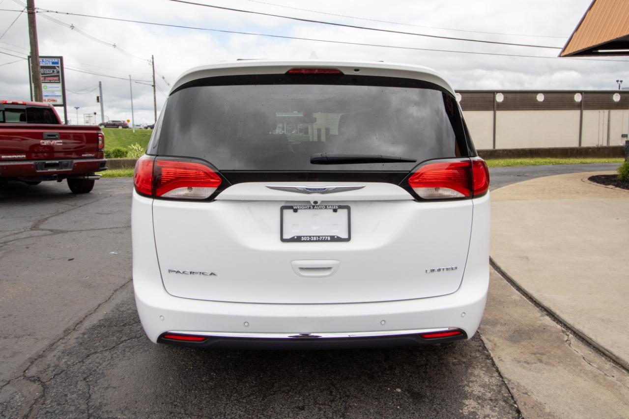 Chrysler Pacifica Limited FWD 2019