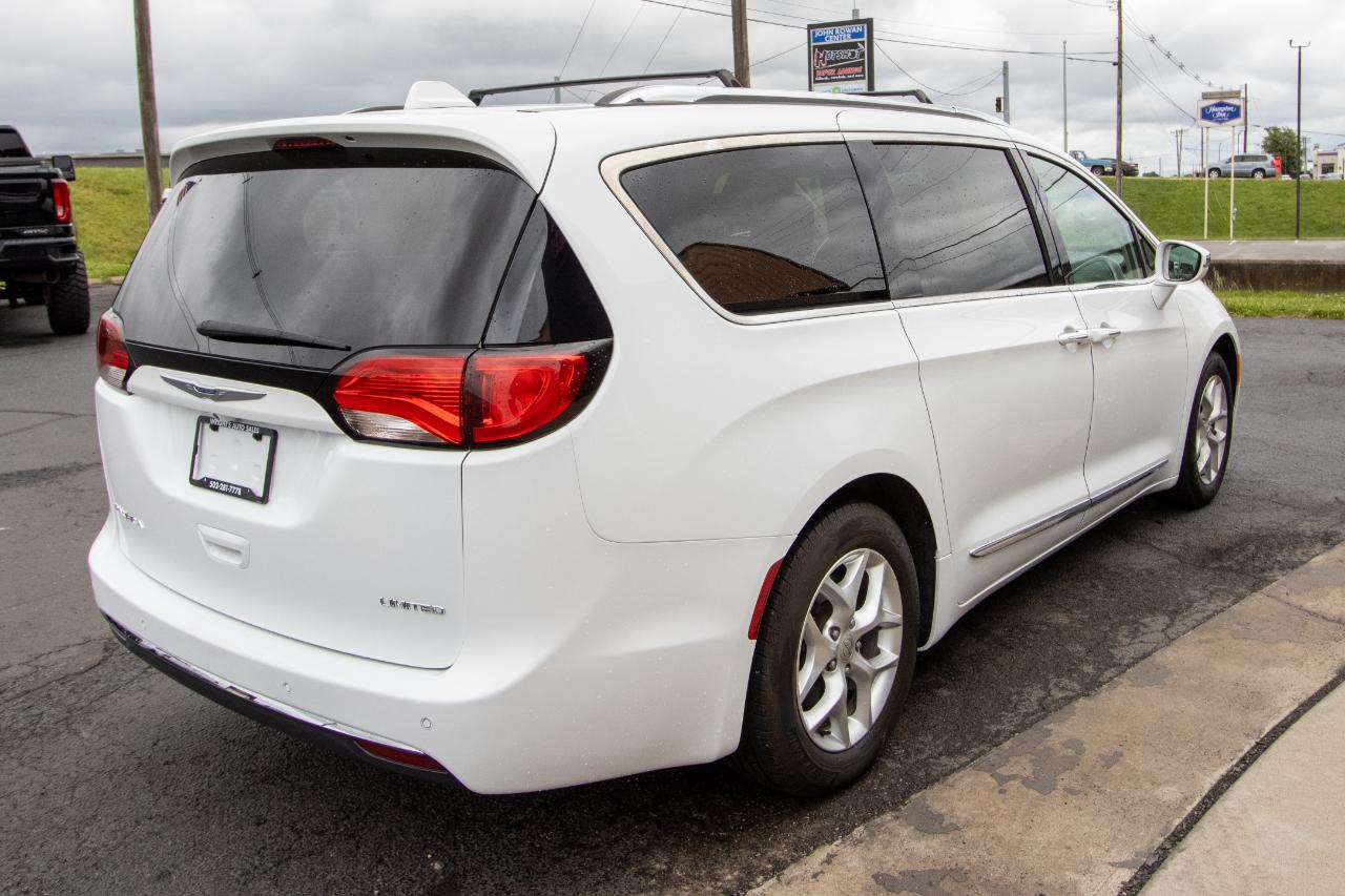 Chrysler Pacifica Limited FWD 2019