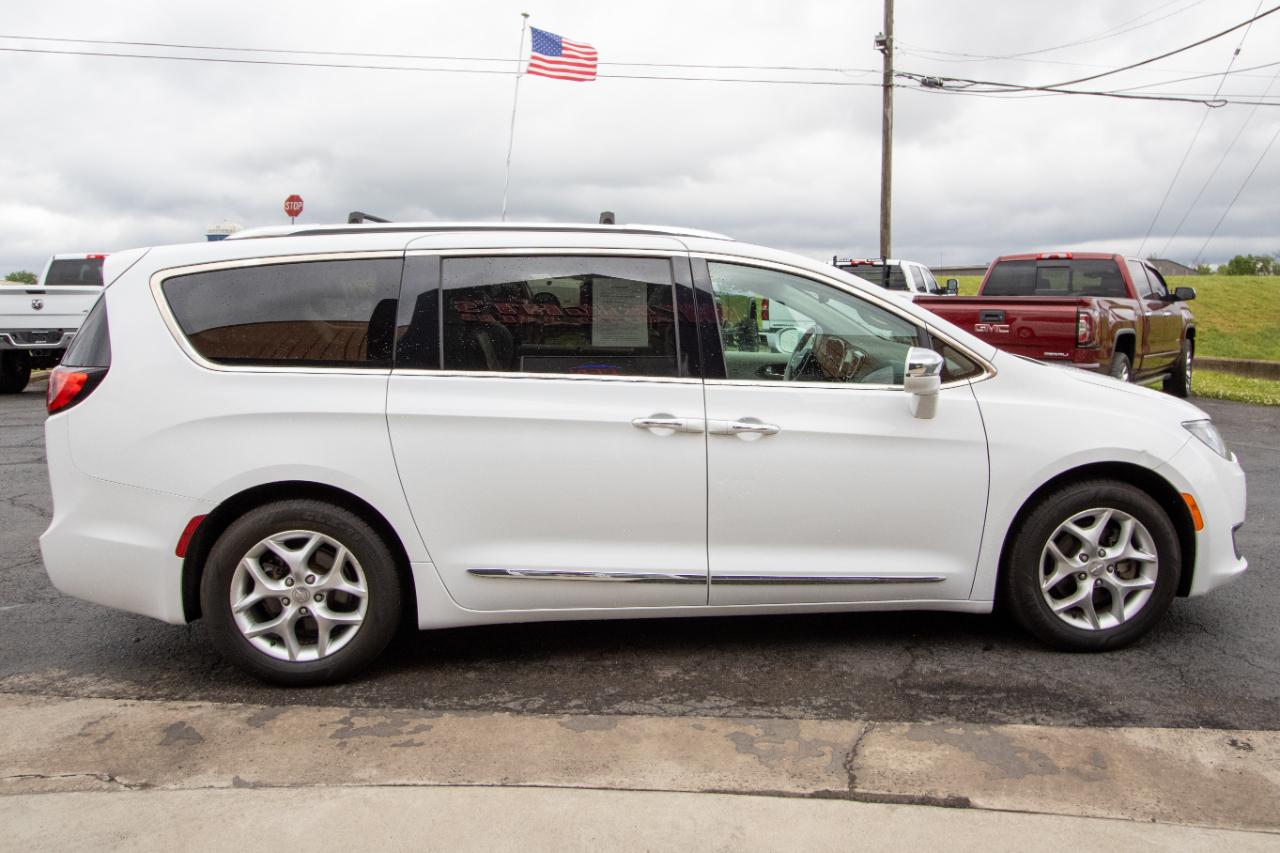 Chrysler Pacifica Limited FWD 2019