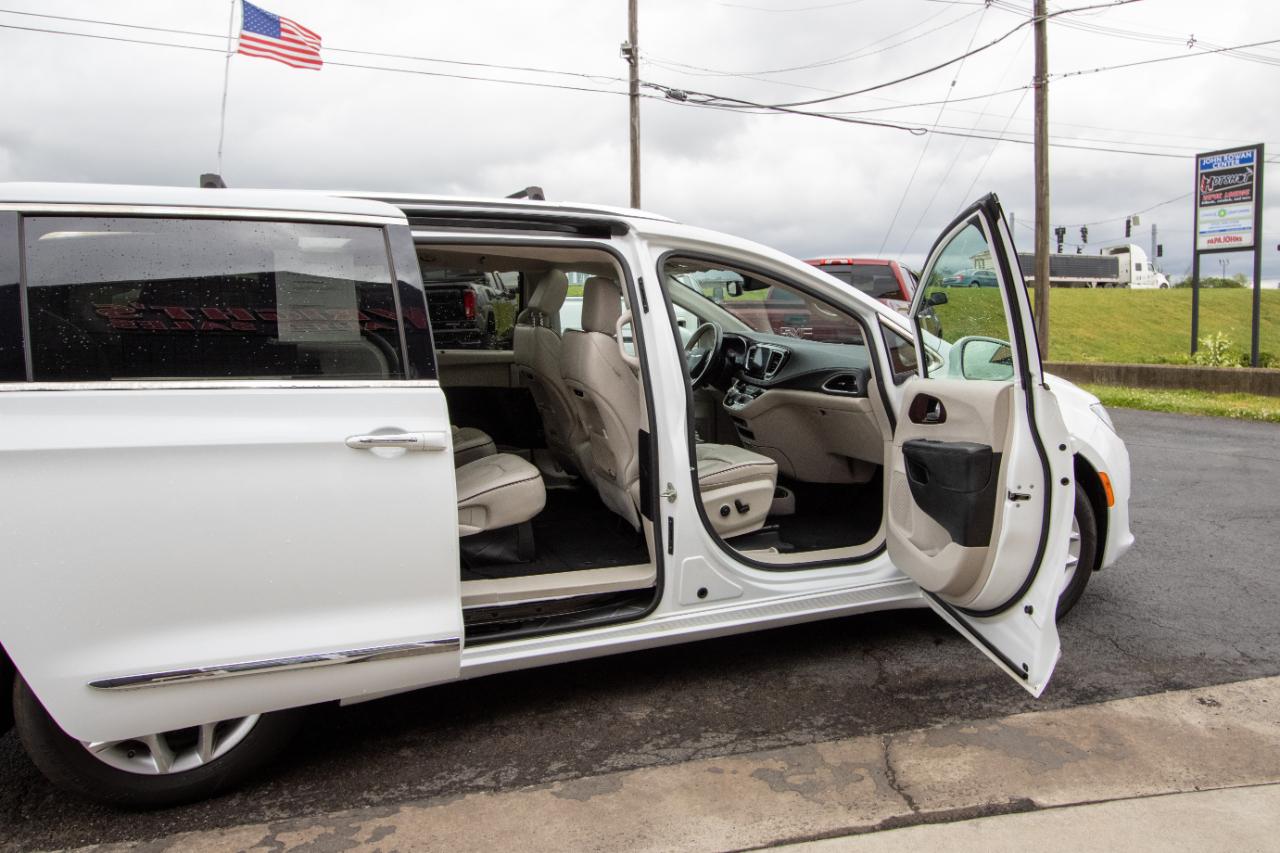 Chrysler Pacifica Limited FWD 2019