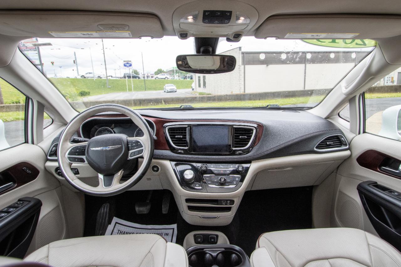 Chrysler Pacifica Limited FWD 2019