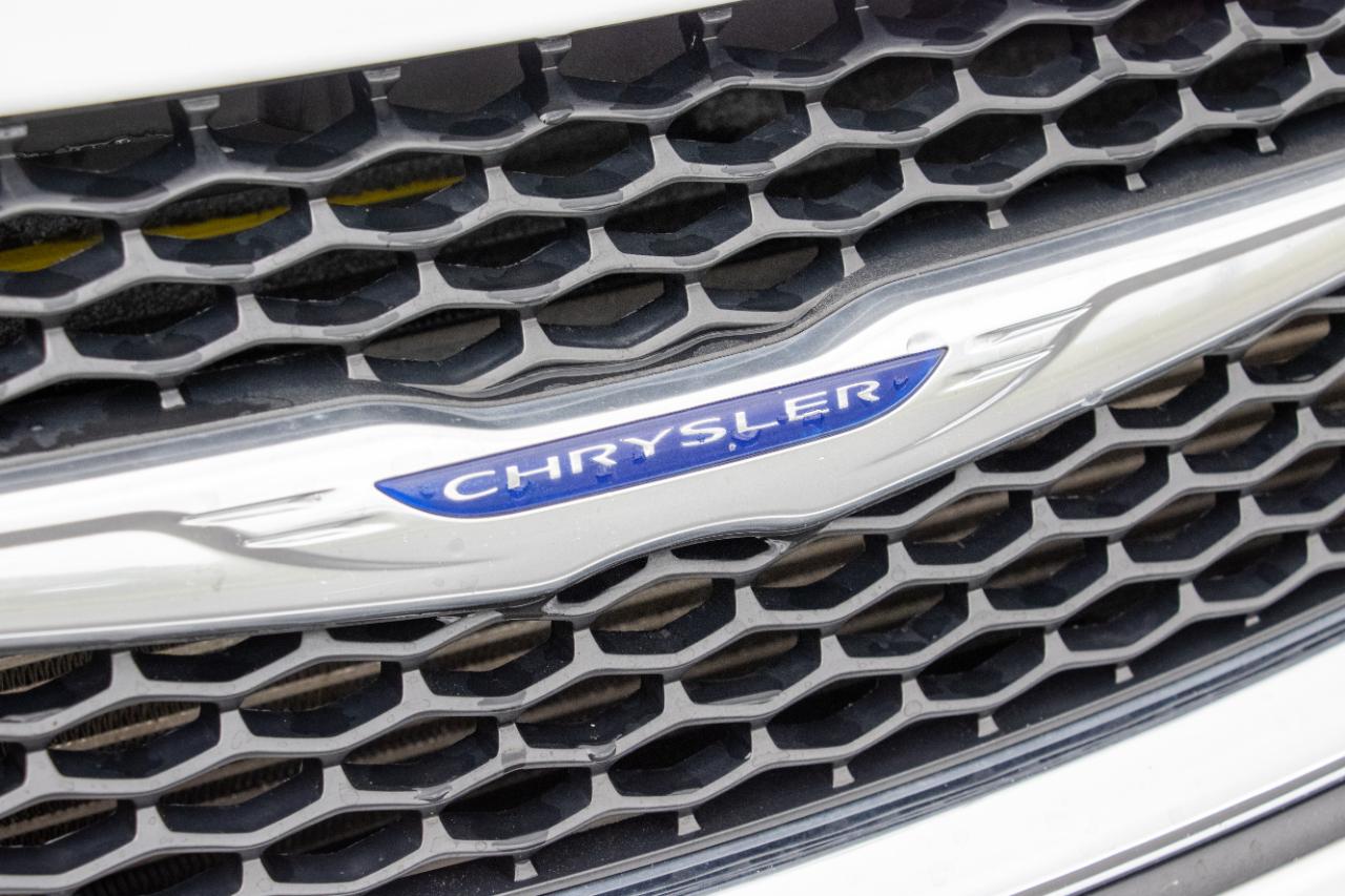 Chrysler Pacifica Limited FWD 2019