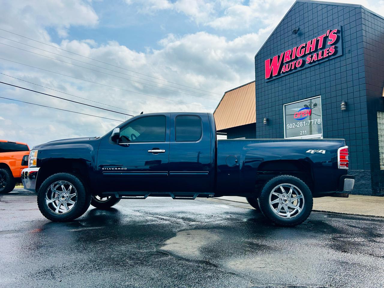 Chevrolet Silverado 1500 4WD Ext Cab 143.5" LT 2012