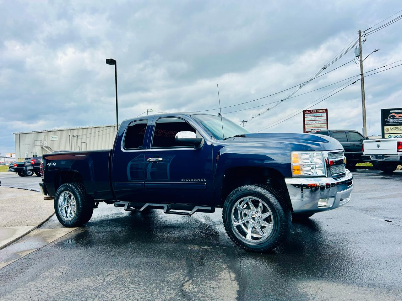 Chevrolet Silverado 1500 4WD Ext Cab 143.5" LT 2012