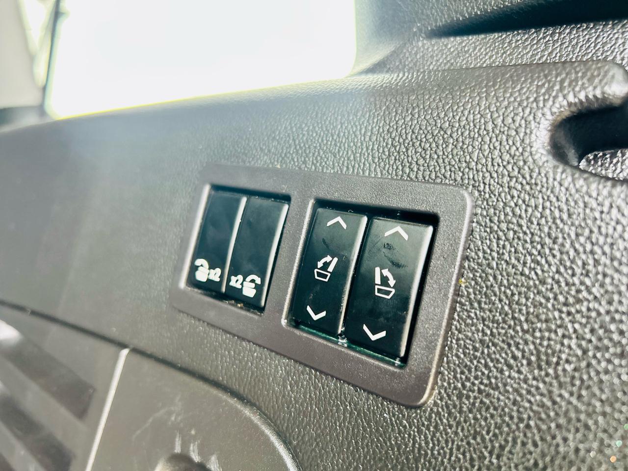 Chevrolet Suburban 4WD 4dr 1500 Premier 2017