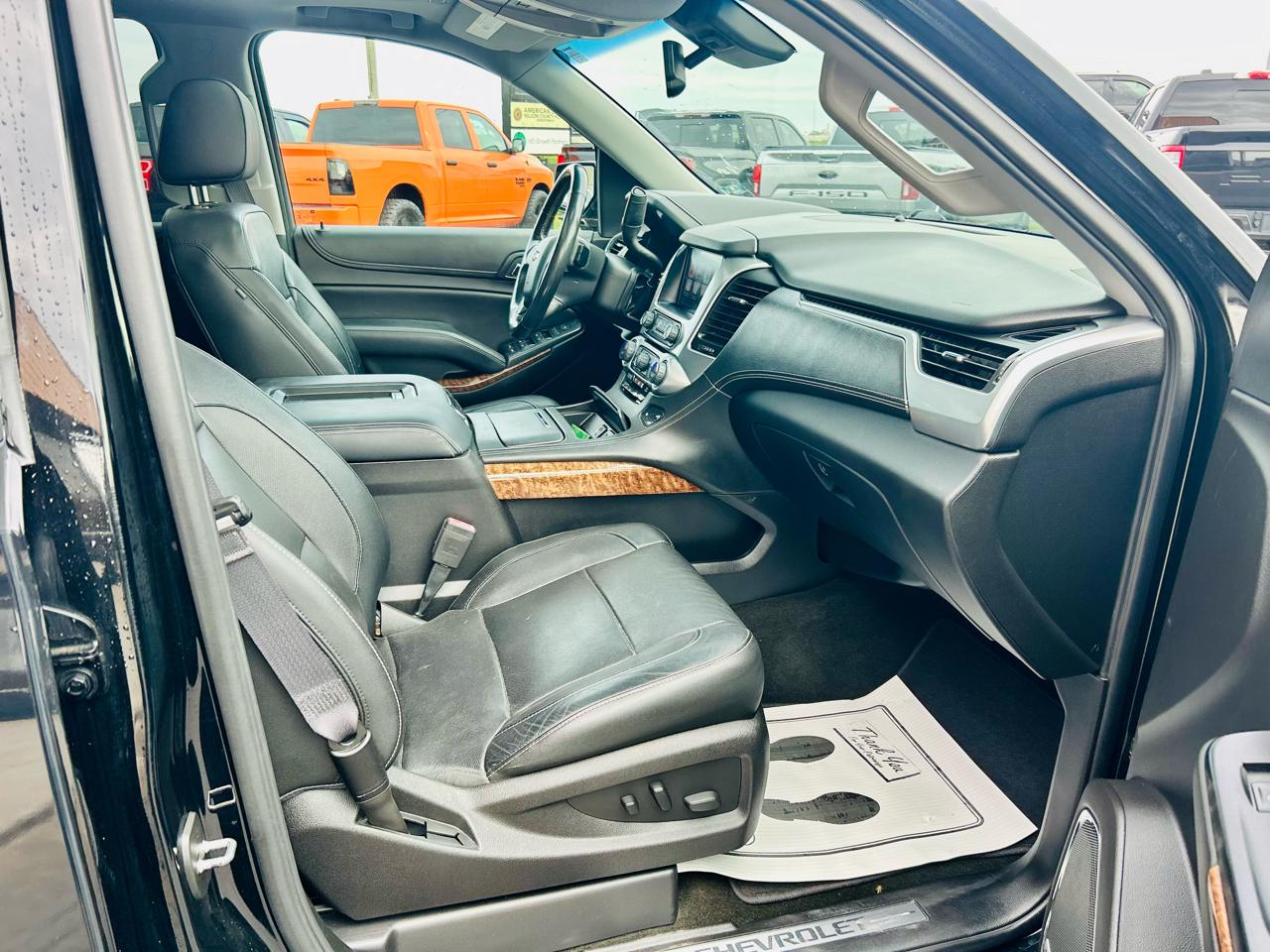 Chevrolet Suburban 4WD 4dr 1500 Premier 2017