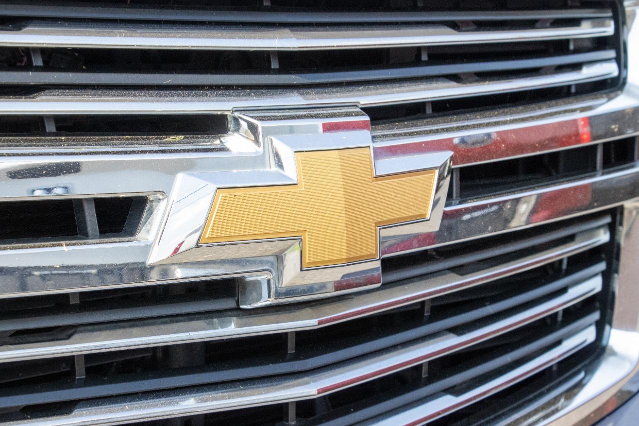 Chevrolet Suburban 4WD 4dr 1500 Premier 2017