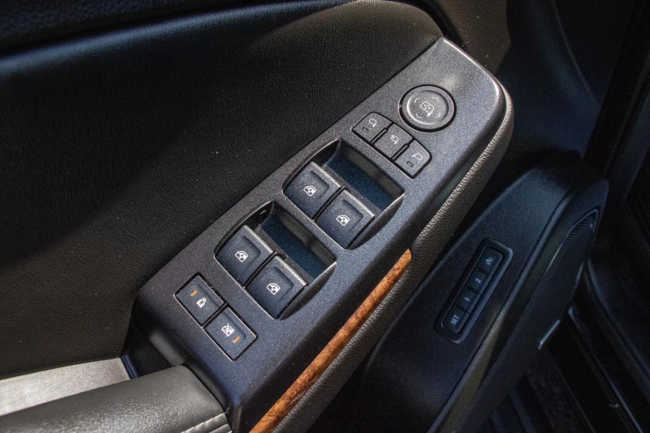 Chevrolet Suburban 4WD 4dr 1500 Premier 2017