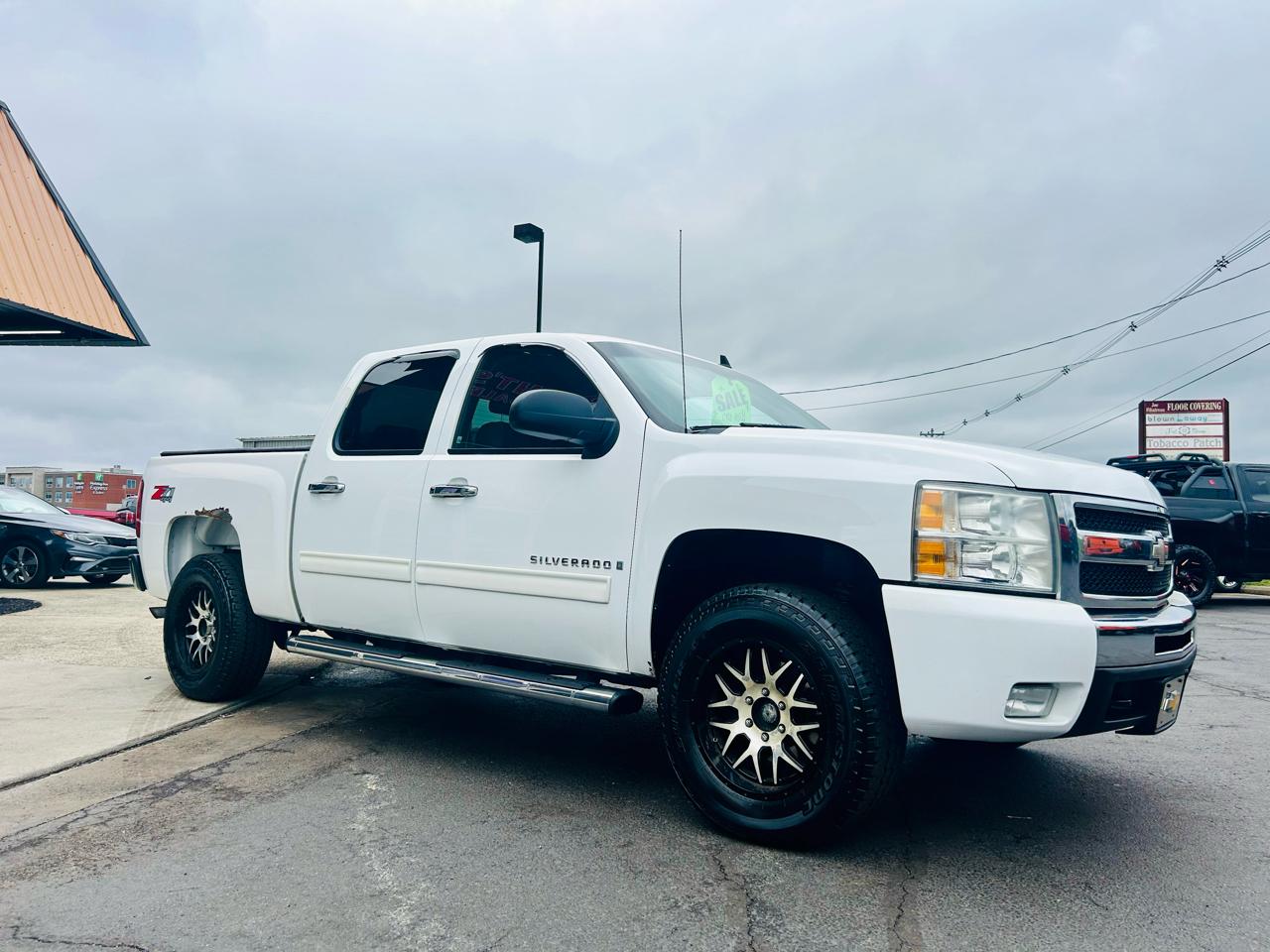 Chevrolet Silverado 1500 4WD Crew Cab 143.5" LT 2009