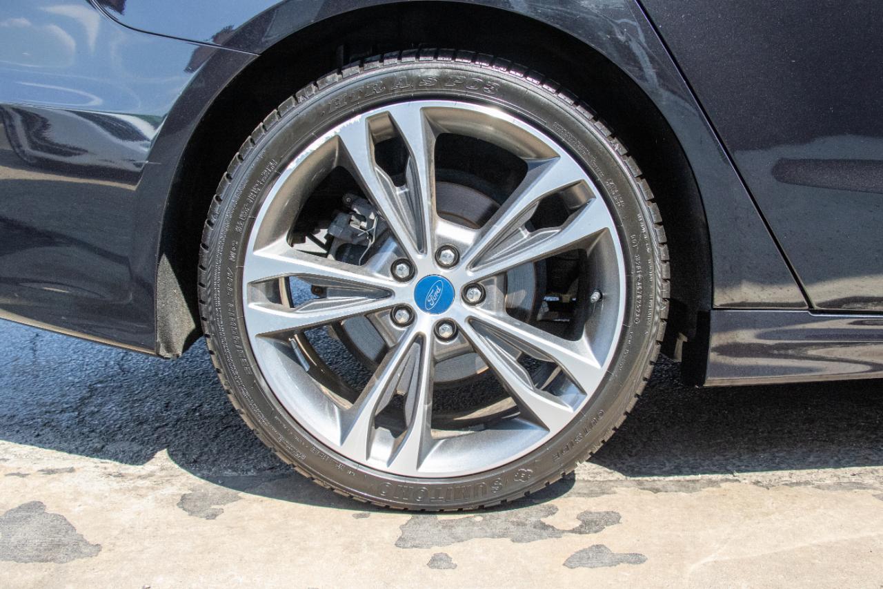 Ford Fusion Titanium FWD 2019