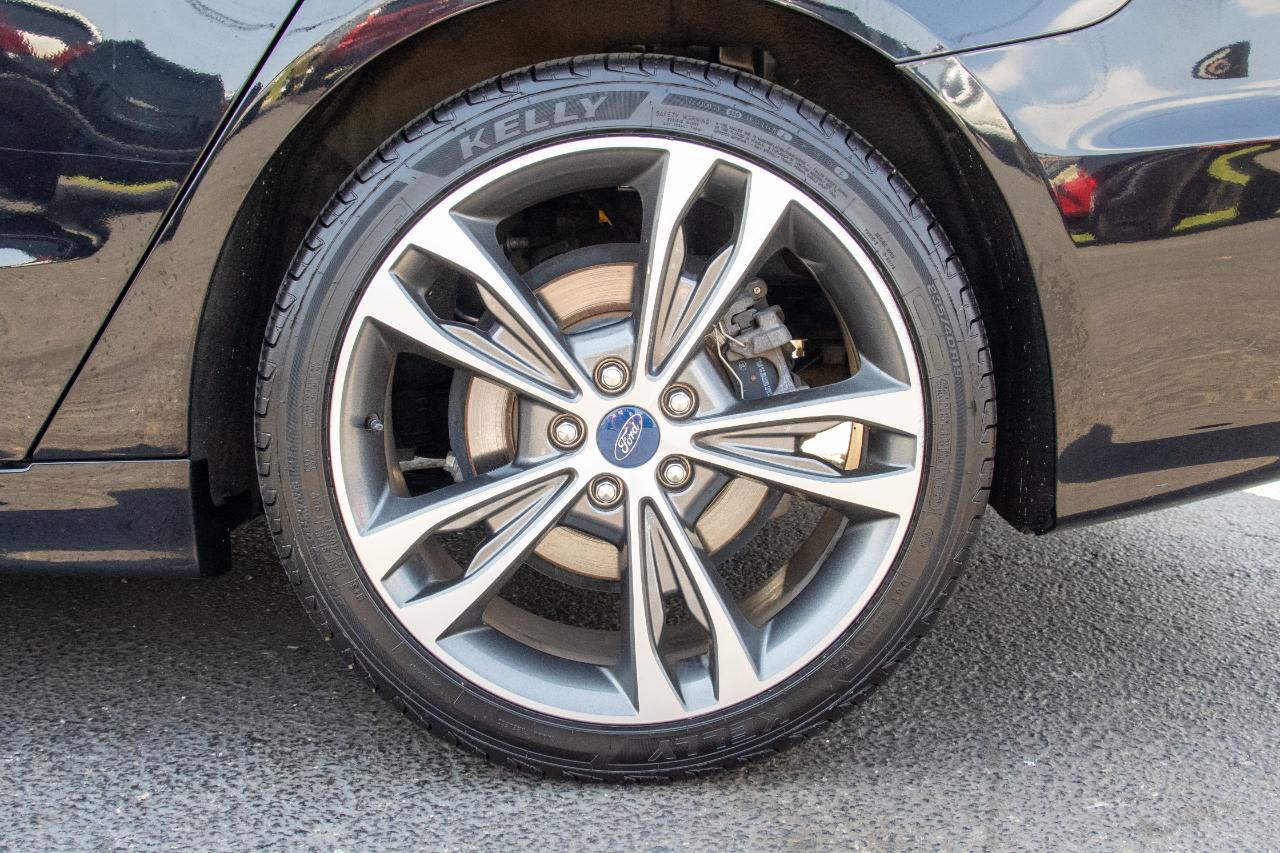 Ford Fusion Titanium FWD 2019