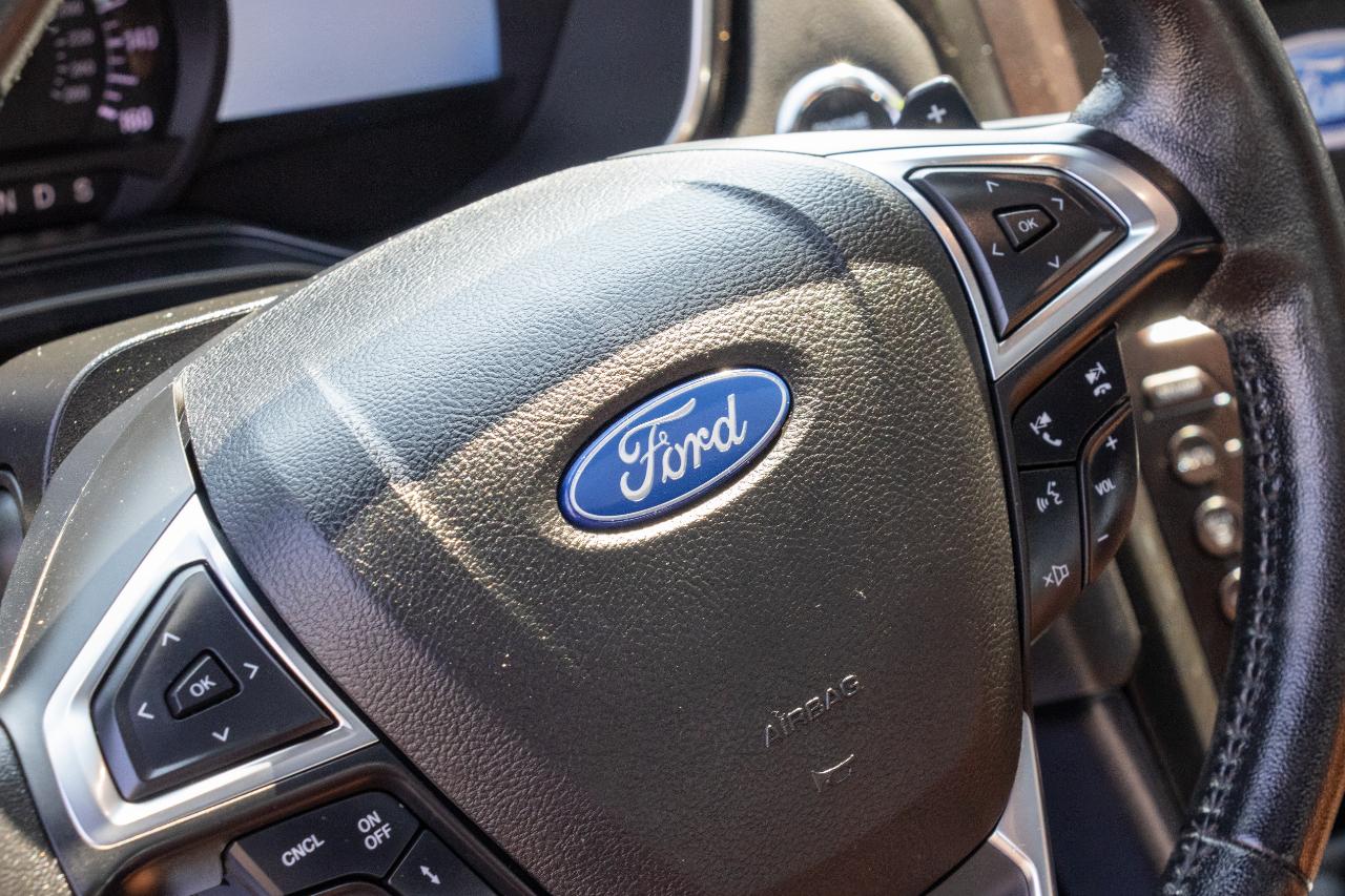 Ford Fusion Titanium FWD 2019