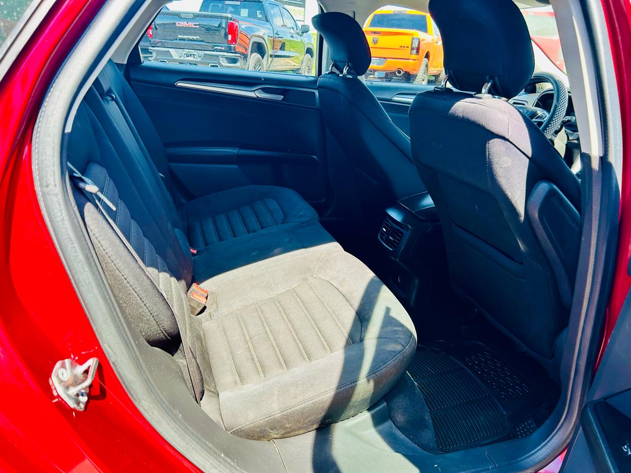 Ford Fusion 4dr Sdn SE FWD 2015