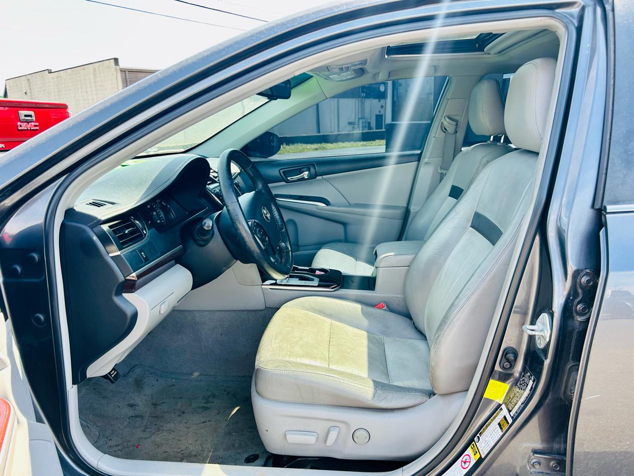 Toyota Camry 4dr Sdn SE Auto V6 2012