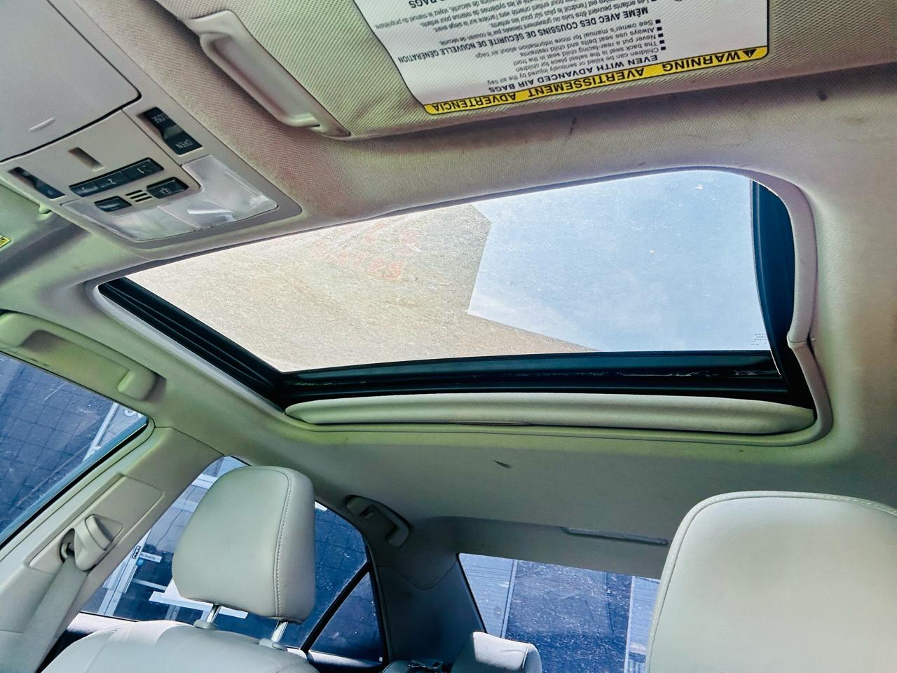 Toyota Camry 4dr Sdn SE Auto V6 2012