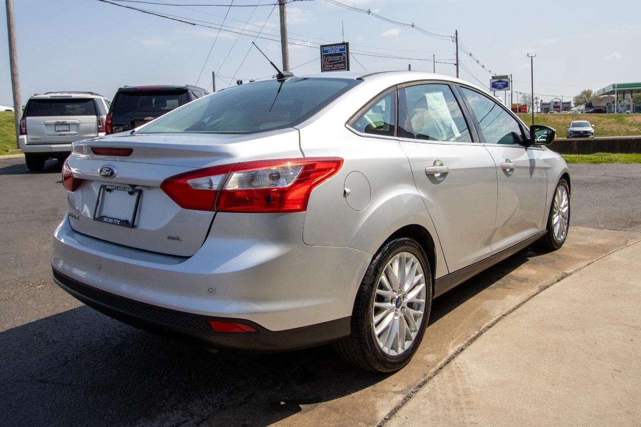 Ford Focus 4dr Sdn SEL 2012