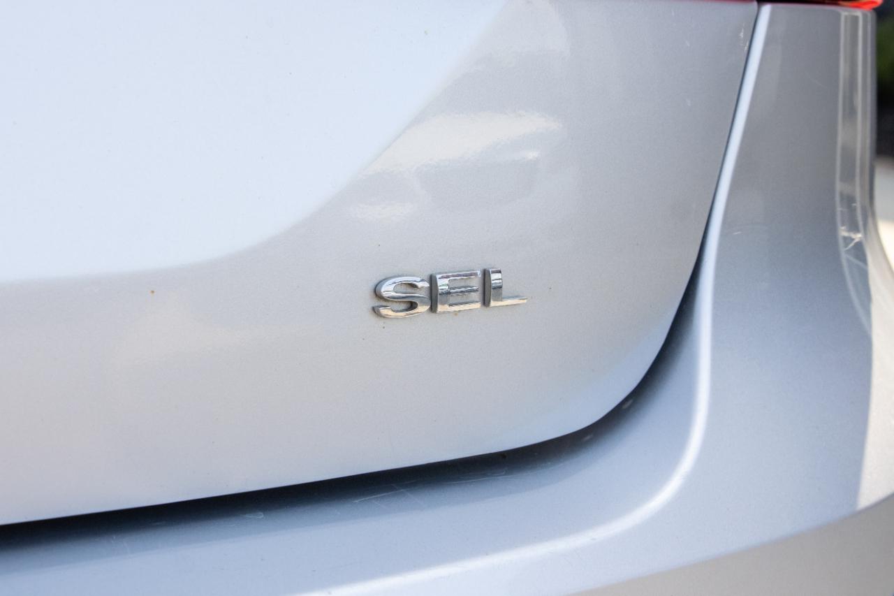 Ford Focus 4dr Sdn SEL 2012