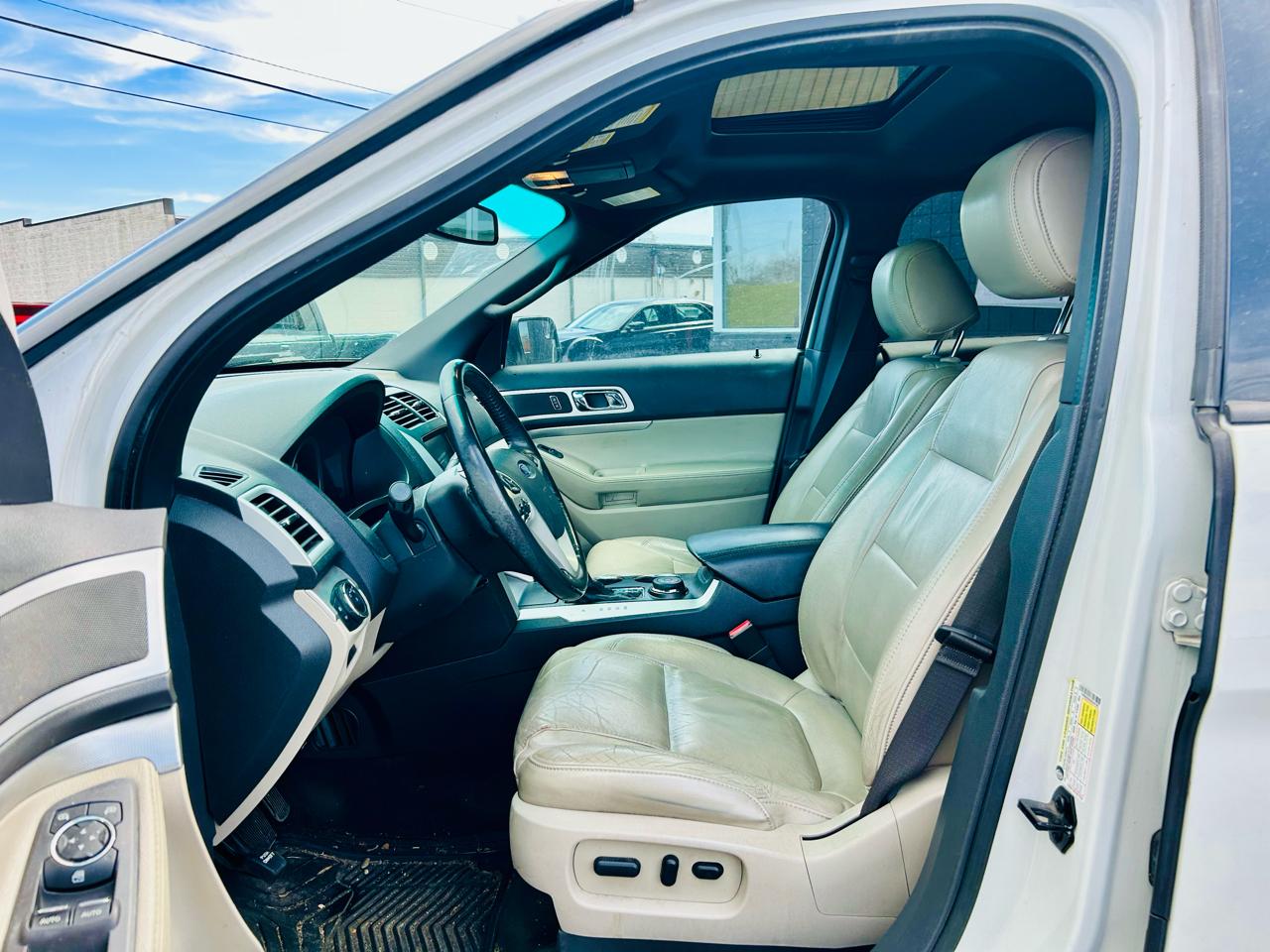 Ford Explorer 4WD 4dr XLT 2011