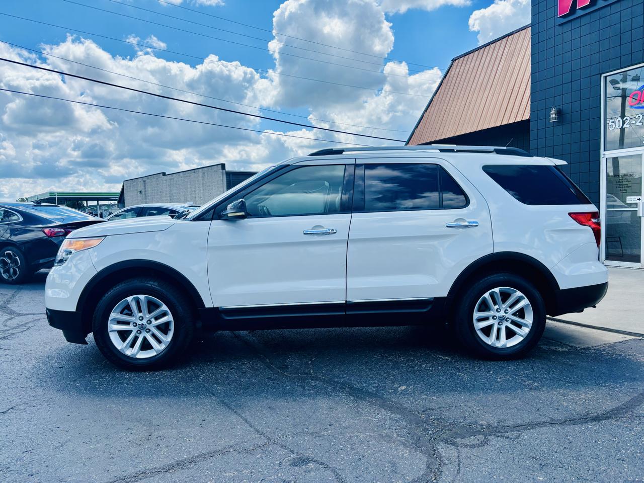 Ford Explorer 4WD 4dr XLT 2011