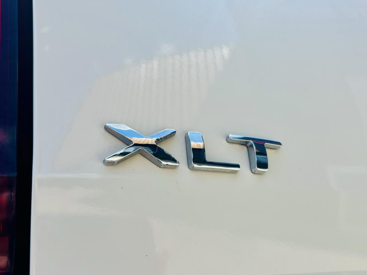 Ford Explorer 4WD 4dr XLT 2011