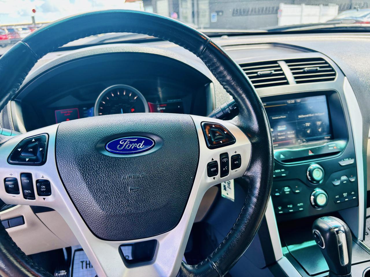 Ford Explorer 4WD 4dr XLT 2011