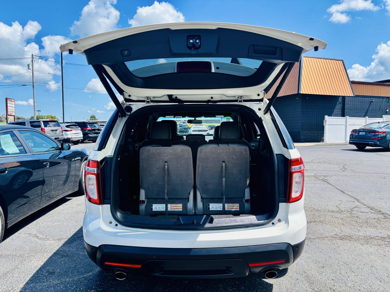 Ford Explorer 4WD 4dr XLT 2011