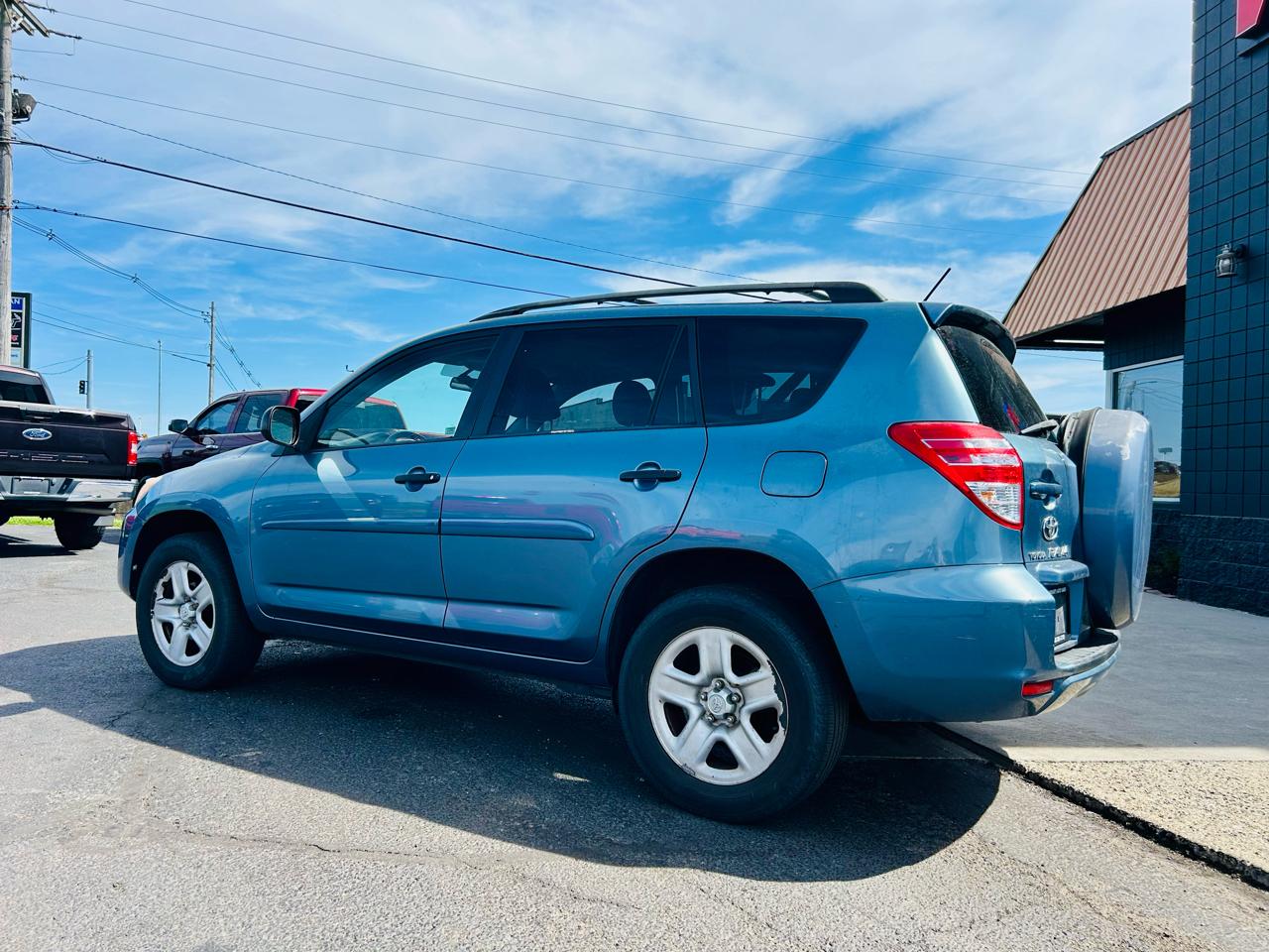 Toyota RAV4 FWD 4dr 4-cyl 4-Spd AT (Natl) 2010