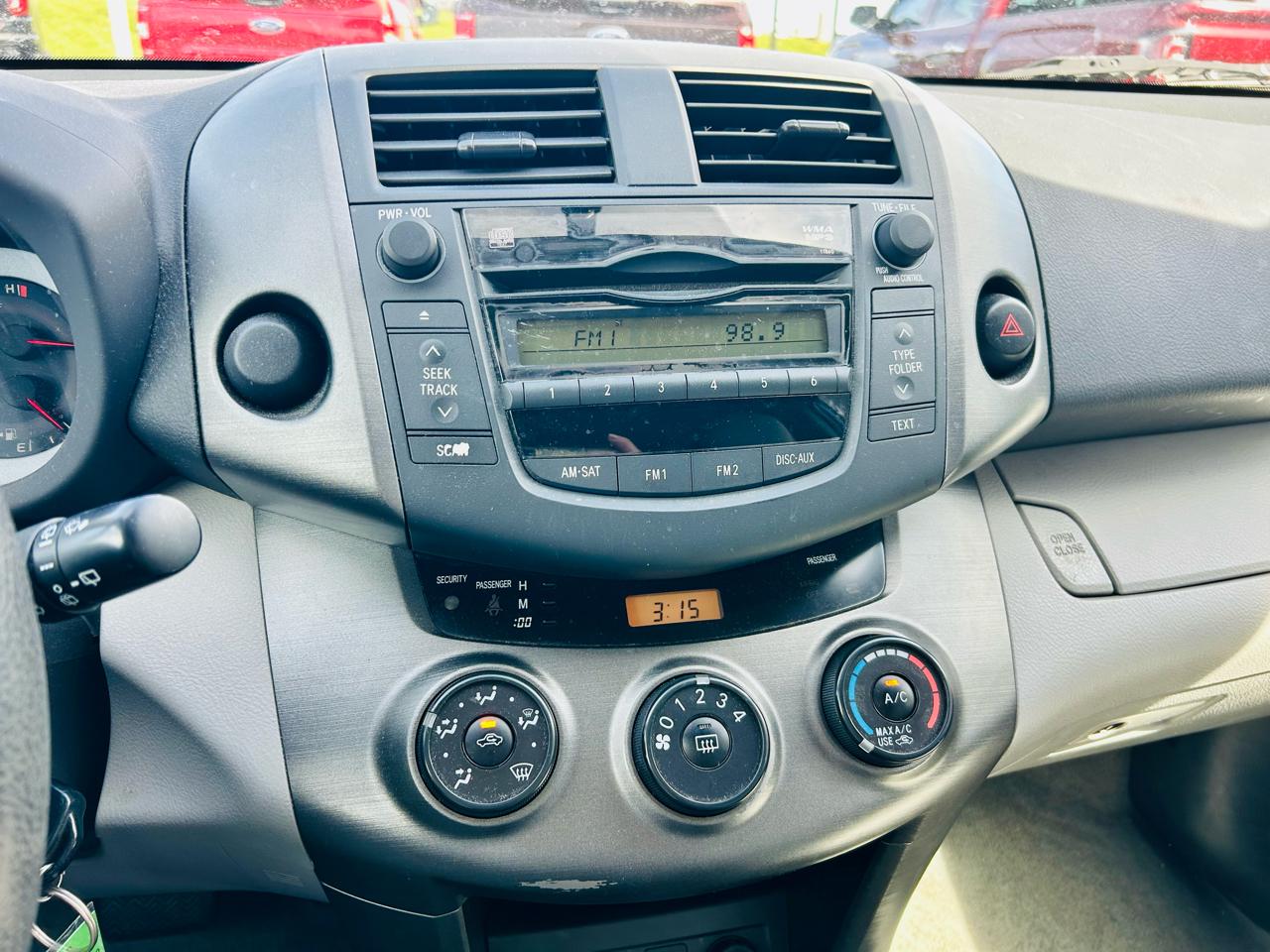 Toyota RAV4 FWD 4dr 4-cyl 4-Spd AT (Natl) 2010