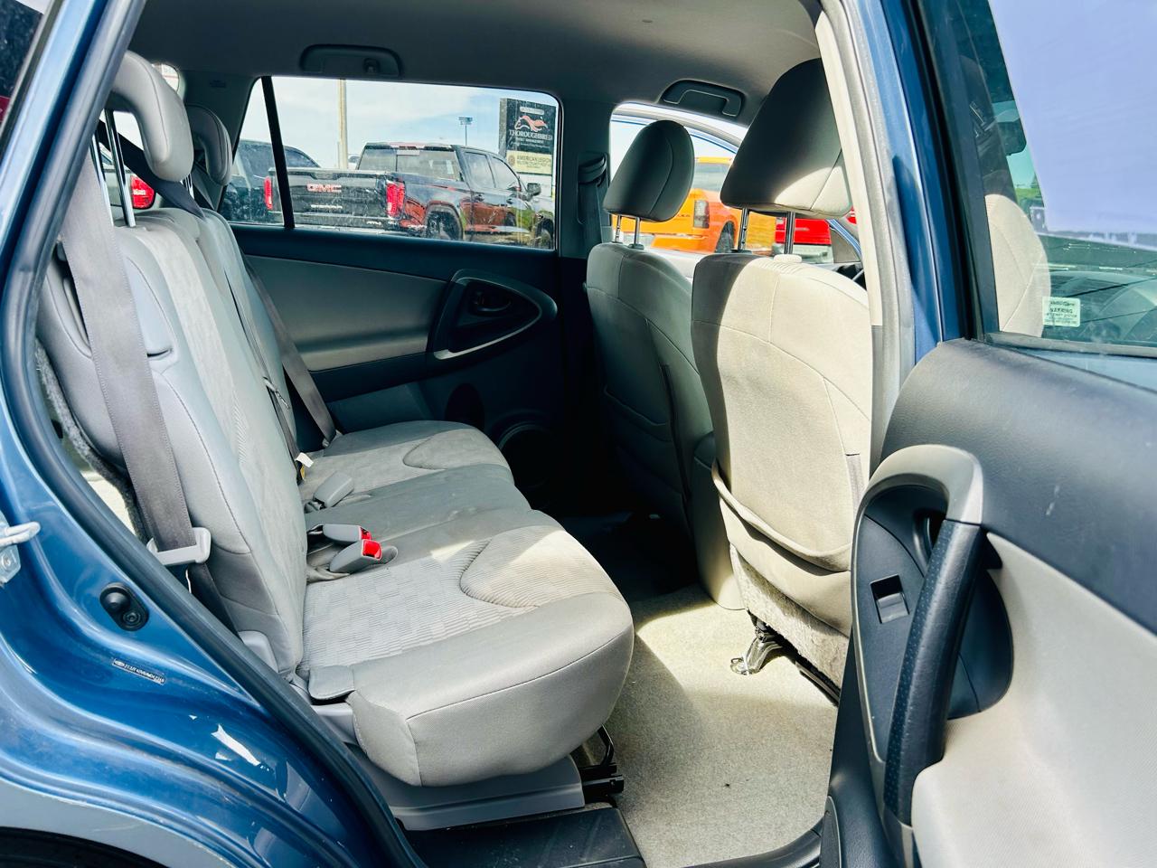 Toyota RAV4 FWD 4dr 4-cyl 4-Spd AT (Natl) 2010