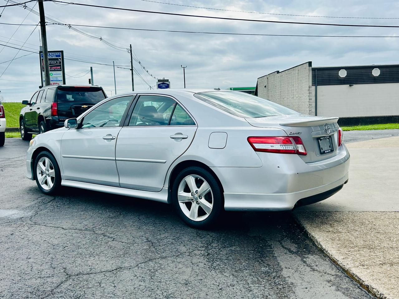 Toyota Camry 4dr Sdn I4 Man (Natl) 2010