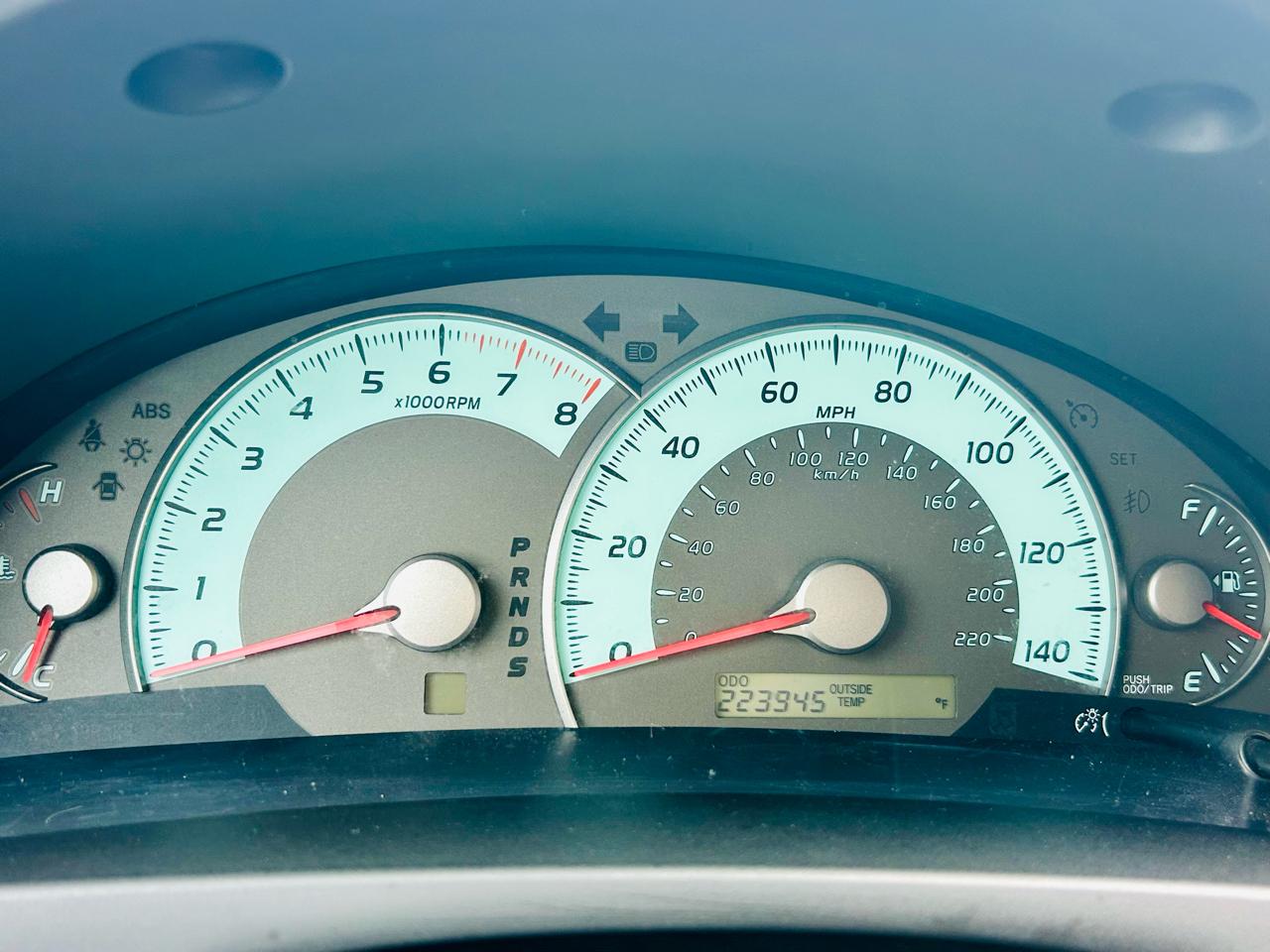 Toyota Camry 4dr Sdn I4 Man (Natl) 2010