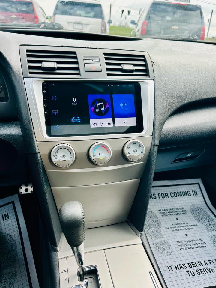 Toyota Camry 4dr Sdn I4 Man (Natl) 2010