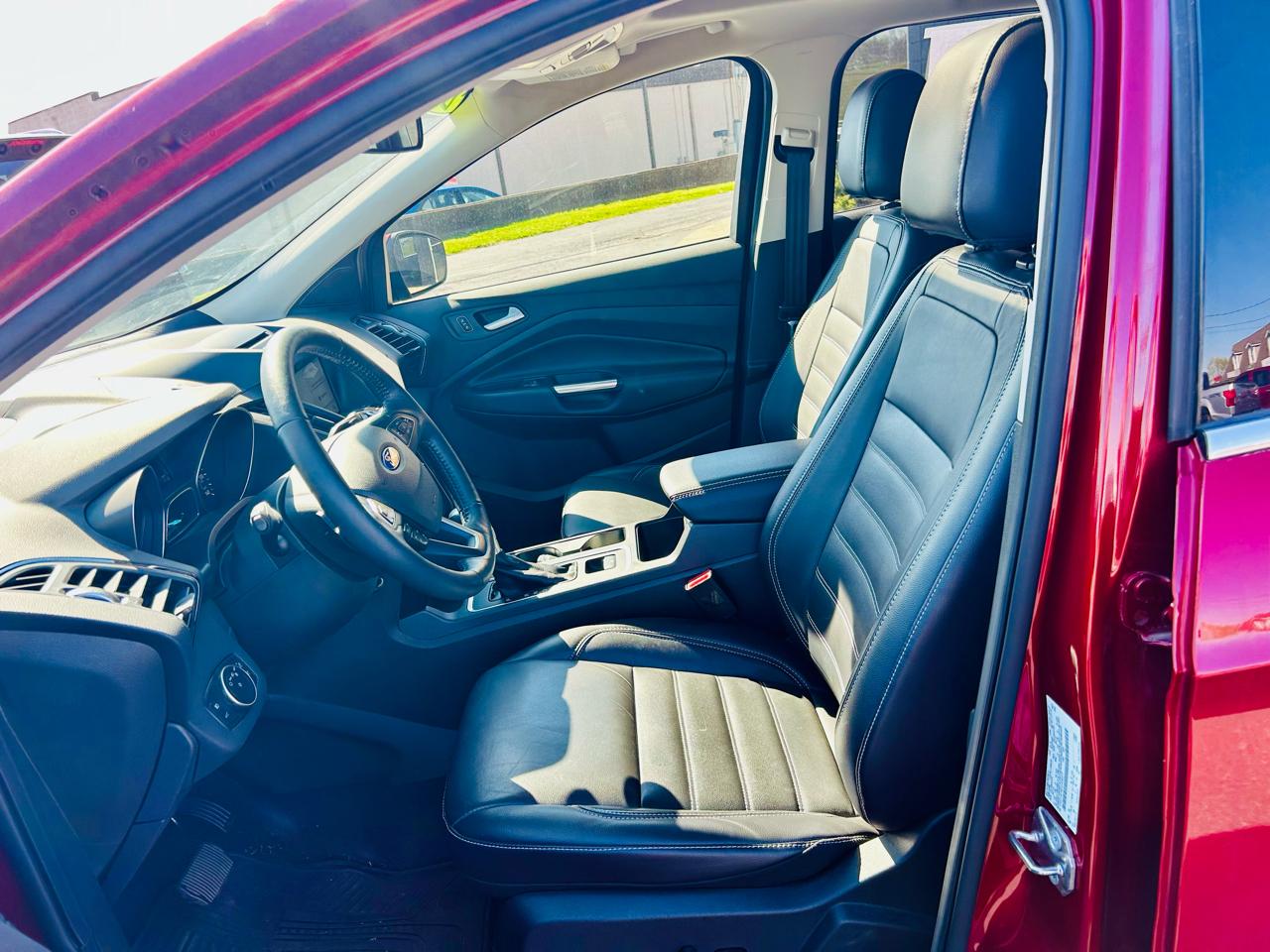 Ford Escape Titanium 4WD 2017