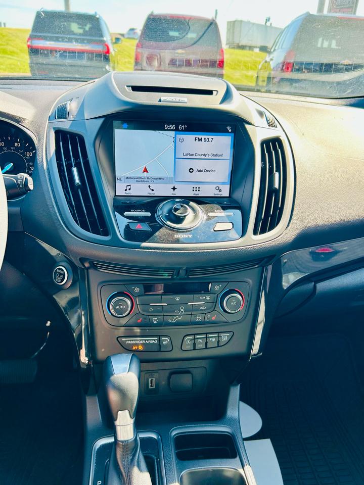 Ford Escape Titanium 4WD 2017