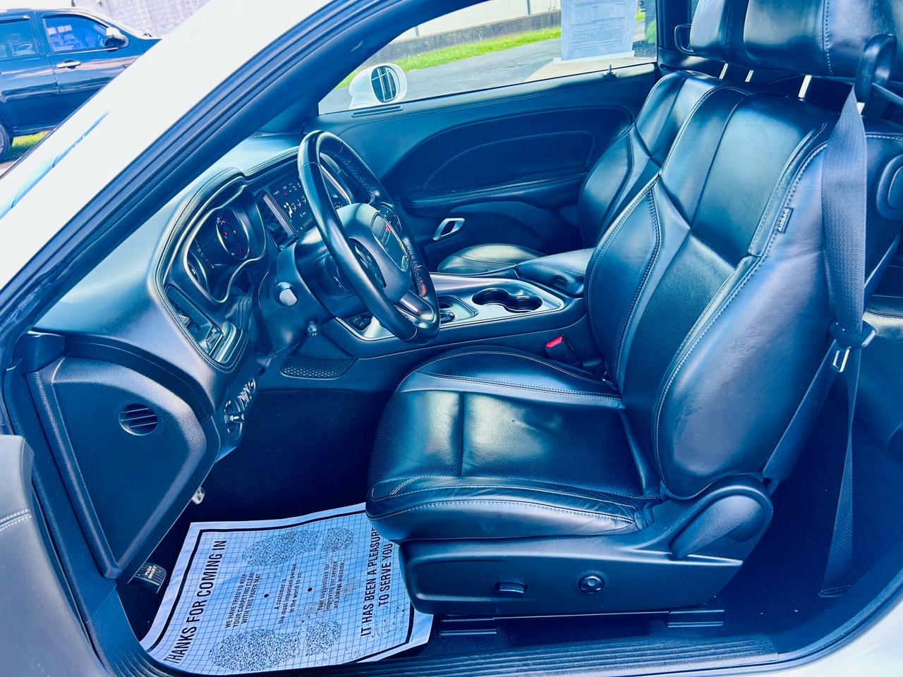 Dodge Challenger SXT RWD 2020