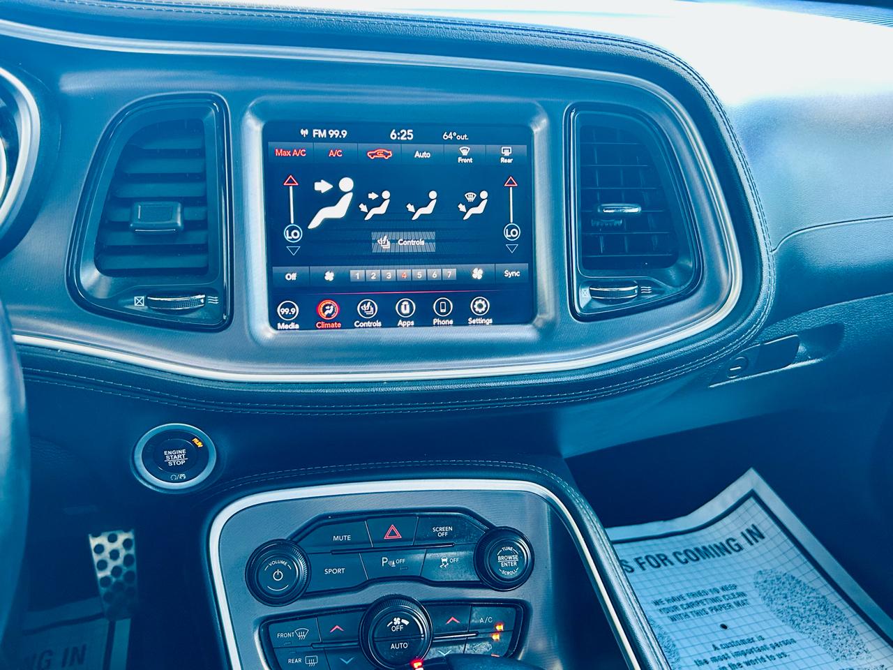 Dodge Challenger SXT RWD 2020