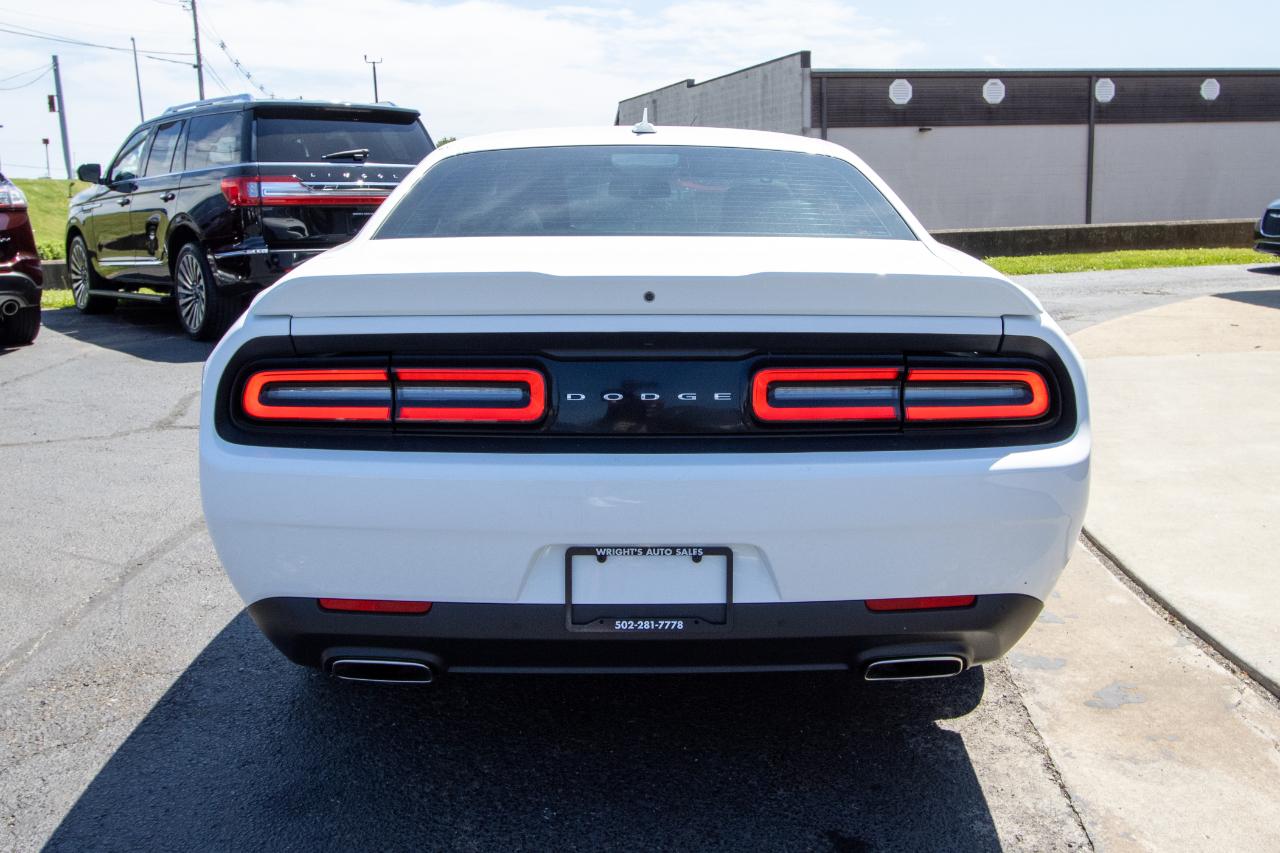 Dodge Challenger SXT RWD 2020