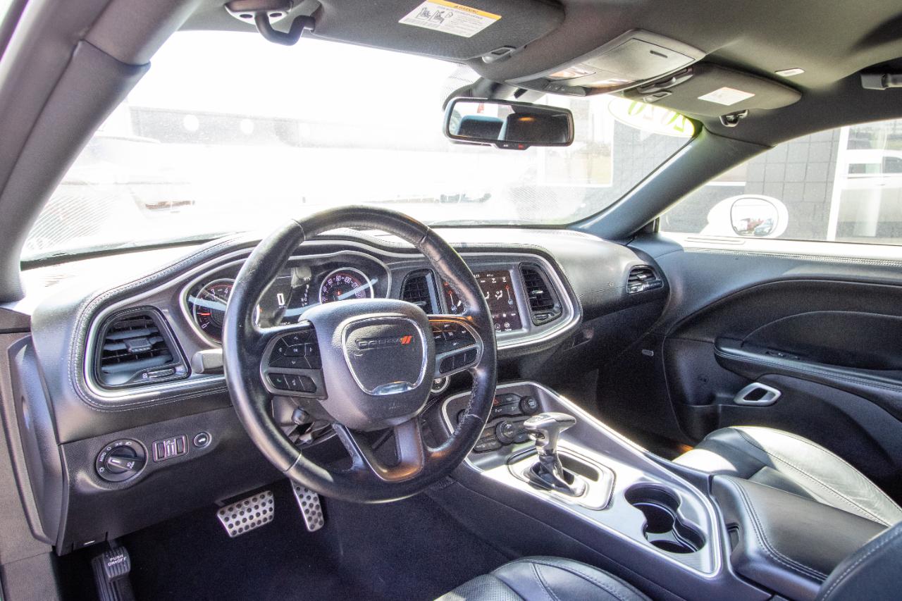 Dodge Challenger SXT RWD 2020