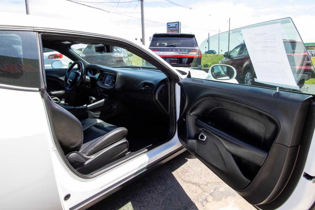 Dodge Challenger SXT RWD 2020
