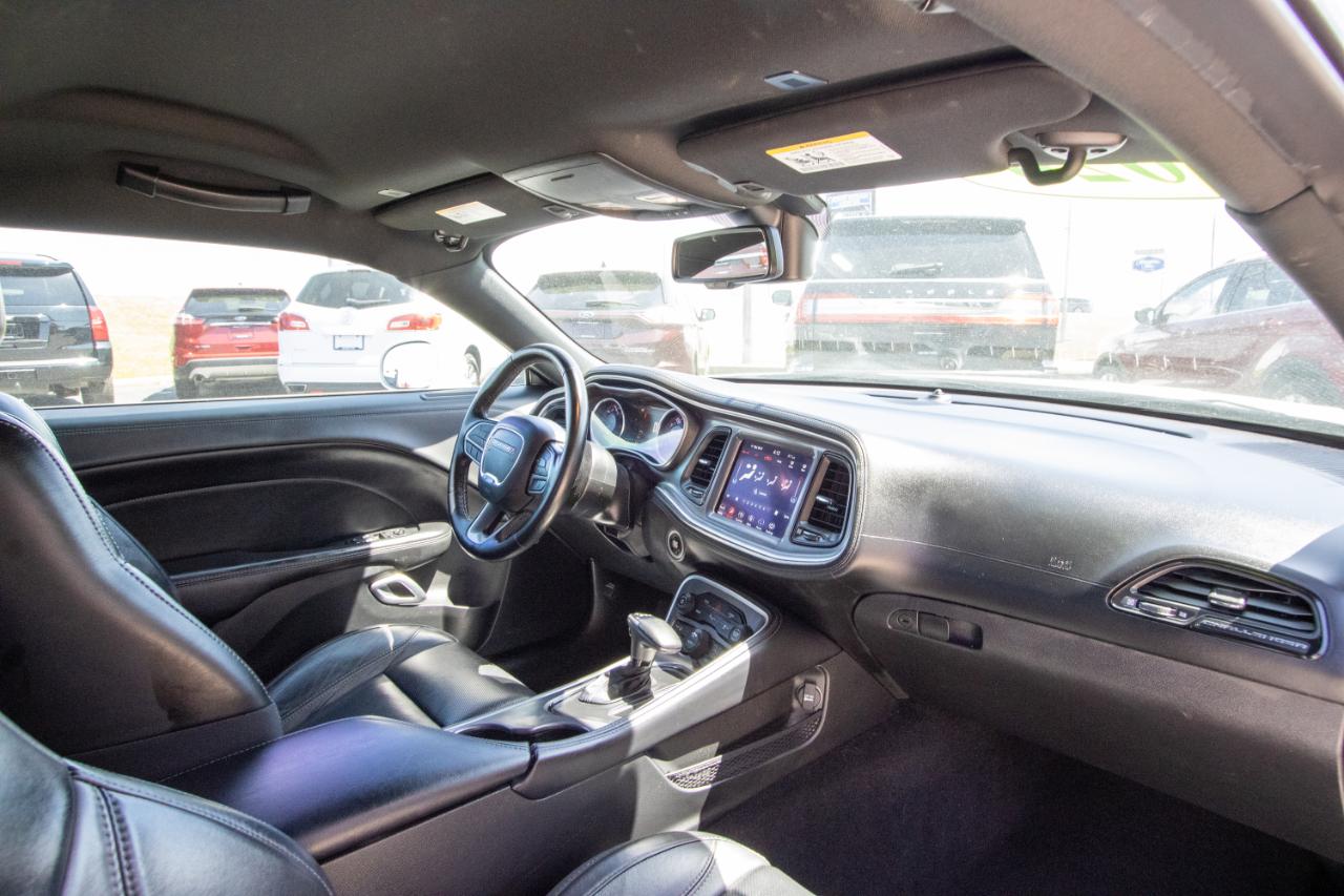 Dodge Challenger SXT RWD 2020