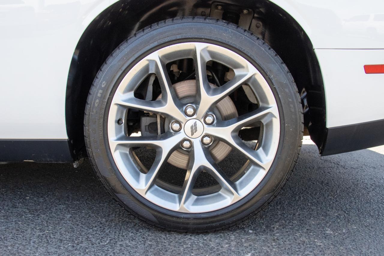 Dodge Challenger SXT RWD 2020