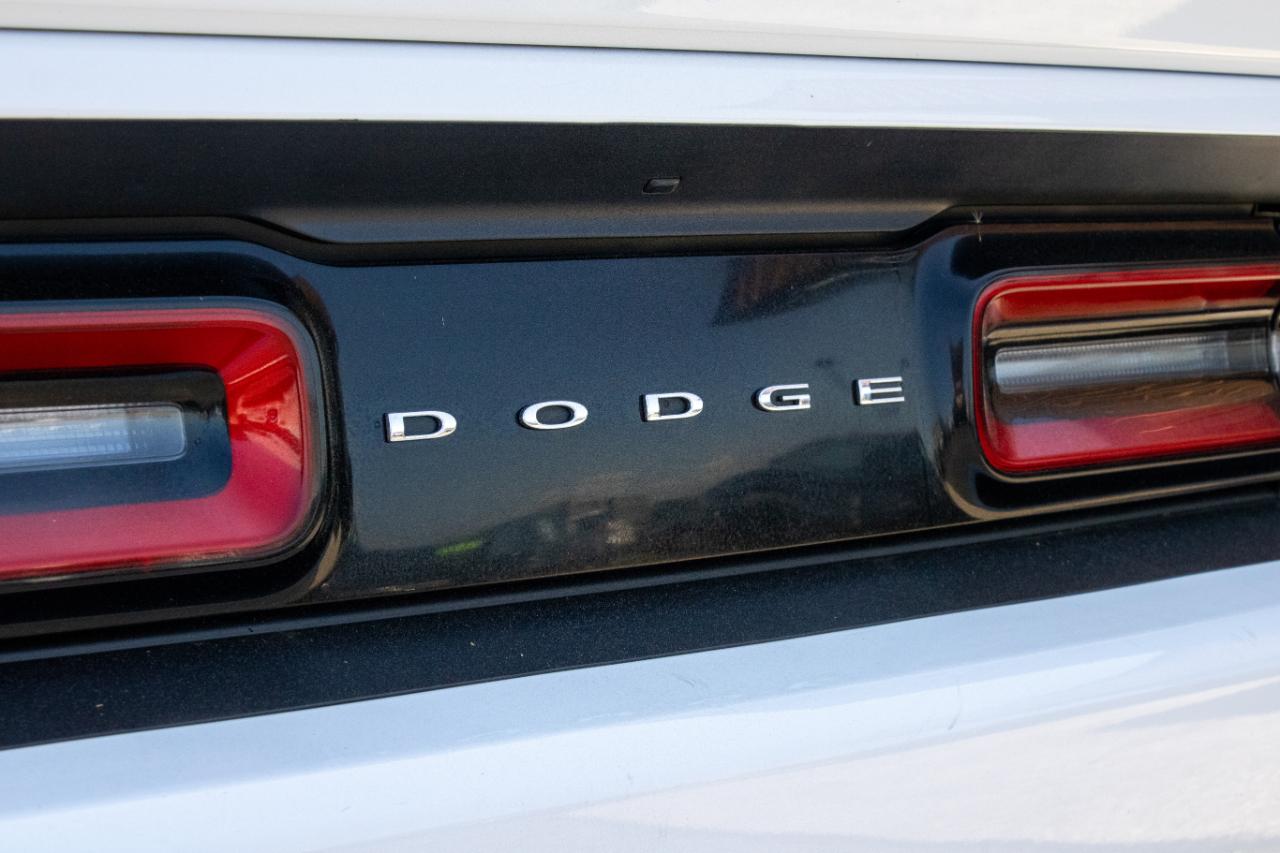 Dodge Challenger SXT RWD 2020