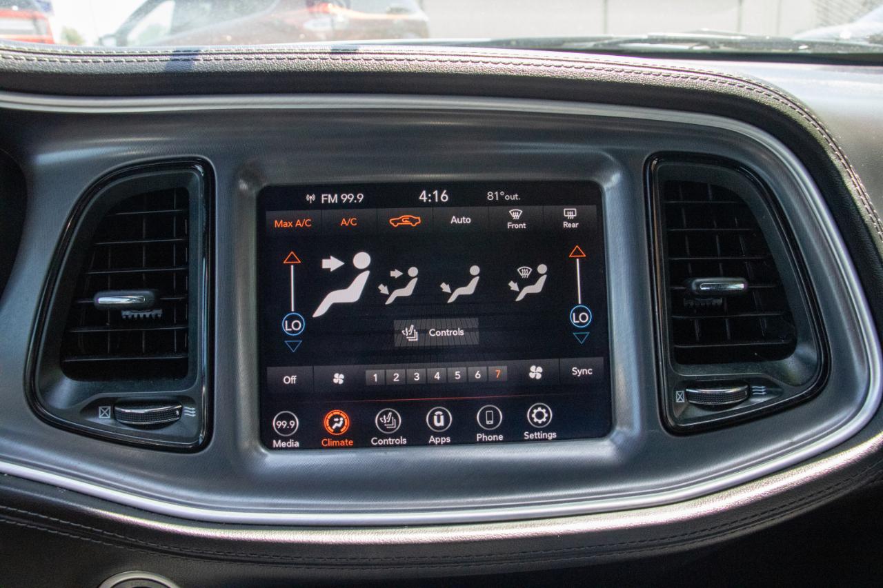Dodge Challenger SXT RWD 2020