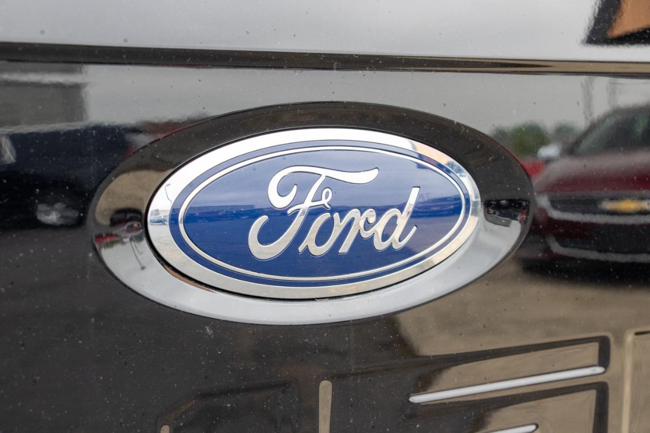 Ford F-150 4WD SuperCrew 145" XLT 2022
