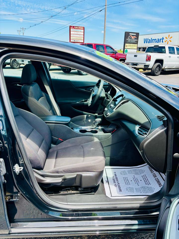 Chevrolet Malibu 4dr Sdn LT 2022